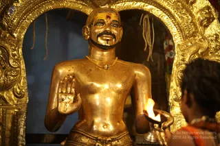 https://nithyananda.org/sites/default/files/photo-gallery/2018-12Dec-04-nithyananda-diary_bengaluru-aadheenam_uttamotama-seva_IMG_5560.JPG?1546603739