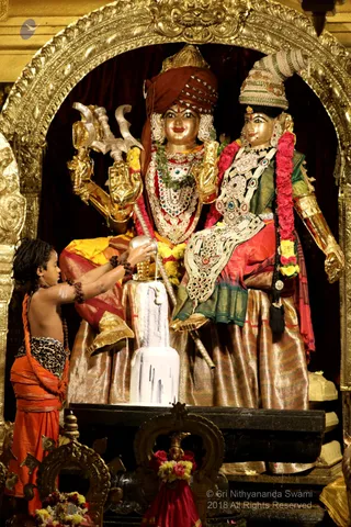 https://nithyananda.org/sites/default/files/photo-gallery/2018-12Dec-05-nithyananda-diary_bengaluru-aadheenam_uttamotama-seva_7T9A4491.JPG?1544003374