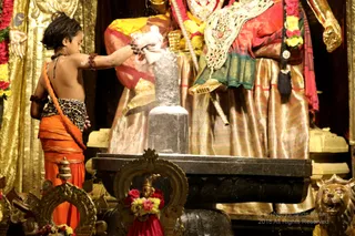 https://nithyananda.org/sites/default/files/photo-gallery/2018-12Dec-05-nithyananda-diary_bengaluru-aadheenam_uttamotama-seva_7T9A4498.JPG?1544003375