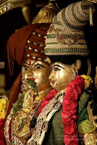 https://nithyananda.org/sites/default/files/photo-gallery/2018-12Dec-05-nithyananda-diary_bengaluru-aadheenam_uttamotama-seva_7T9A4523.JPG?1544003376
