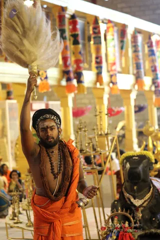 https://nithyananda.org/sites/default/files/photo-gallery/2018-12Dec-05-nithyananda-diary_bengaluru-aadheenam_uttamotama-seva_7T9A4556.JPG?1544003667