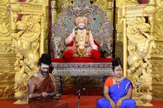 https://nithyananda.org/sites/default/files/photo-gallery/2018-12Dec-05-nithyananda-diary_bengaluru-aadheenam_uttamotama-seva_7T9A4568.JPG?1544003668