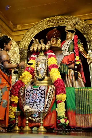 https://nithyananda.org/sites/default/files/photo-gallery/2018-12Dec-05-nithyananda-diary_bengaluru-aadheenam_uttamotama-seva_7T9A4680.JPG?1544004007