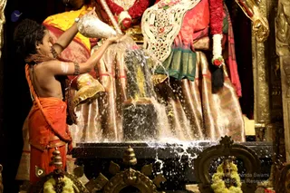 http://nithyananda.org/sites/default/files/photo-gallery/2018-12Dec-06-nithyananda-diary_bengaluru-aadheenam_uttamotama-seva_7T9A4704.JPG