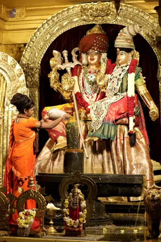 http://nithyananda.org/sites/default/files/photo-gallery/2018-12Dec-07-nithyananda-diary_bengaluru-aadheenam_uttamotama-seva_7T9A4898.JPG