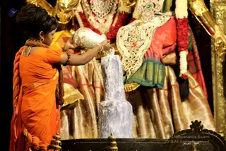 http://nithyananda.org/sites/default/files/photo-gallery/2018-12Dec-07-nithyananda-diary_bengaluru-aadheenam_uttamotama-seva_7T9A4911.JPG