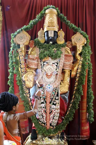 http://nithyananda.org/sites/default/files/photo-gallery/2018-12Dec-08-nithyananda-diary_bengaluru-aadheenam_uttamotama-seva_7T9A5178.JPG