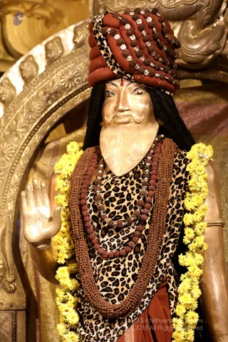 http://nithyananda.org/sites/default/files/photo-gallery/2018-12Dec-09-nithyananda-diary_bengaluru-aadheenam_uttamotama-seva_7T9A5250_0.JPG