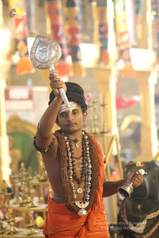 http://nithyananda.org/sites/default/files/photo-gallery/2018-12Dec-09-nithyananda-diary_bengaluru-aadheenam_uttamotama-seva_7T9A5266_0.JPG