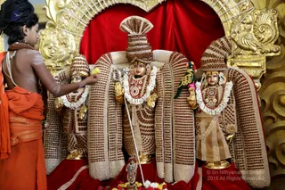 http://nithyananda.org/sites/default/files/photo-gallery/2018-12Dec-10-nithyananda-diary_bengaluru-aadheenam_uttamotama-seva_7T9A5523.JPG