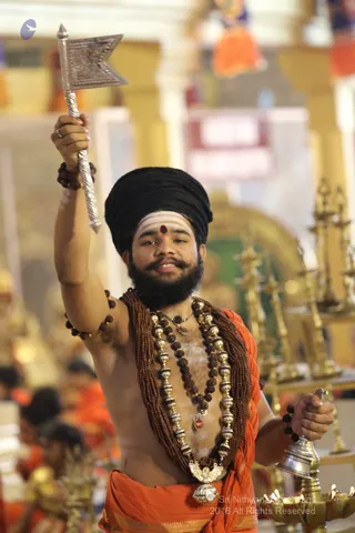 http://nithyananda.org/sites/default/files/photo-gallery/2018-12Dec-11-nithyananda-diary_bengaluru-aadheenam_uttamotama-seva_7T9A5634.JPG