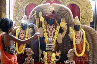 http://nithyananda.org/sites/default/files/photo-gallery/2018-12Dec-11-nithyananda-diary_bengaluru-aadheenam_uttamotama-seva_7T9A5669_0.JPG