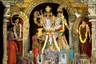 http://nithyananda.org/sites/default/files/photo-gallery/2018-12Dec-11-nithyananda-diary_bengaluru-aadheenam_uttamotama-seva_7T9A5686.JPG
