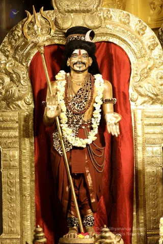http://nithyananda.org/sites/default/files/photo-gallery/2018-12Dec-12-nithyananda-diary_bengaluru-aadheenam_uttamotama-seva_7T9A5708.JPG