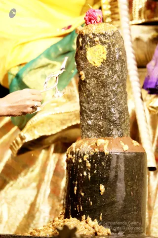 http://nithyananda.org/sites/default/files/photo-gallery/2018-12Dec-13-nithyananda-diary_bengaluru-aadheenam_uttamotama-seva_7T9A5957.JPG