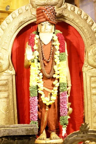 http://nithyananda.org/sites/default/files/photo-gallery/2018-12Dec-13-nithyananda-diary_bengaluru-aadheenam_uttamotama-seva_7T9A5993.JPG