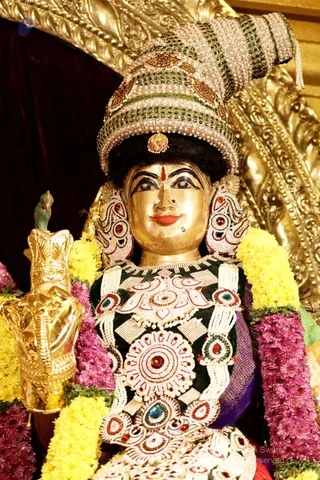 http://nithyananda.org/sites/default/files/photo-gallery/2018-12Dec-13-nithyananda-diary_bengaluru-aadheenam_uttamotama-seva_7T9A6029.JPG