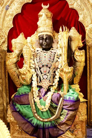 http://nithyananda.org/sites/default/files/photo-gallery/2018-12Dec-14-nithyananda-diary_bengaluru-aadheenam_uttamotama-seva_7T9A6203.JPG