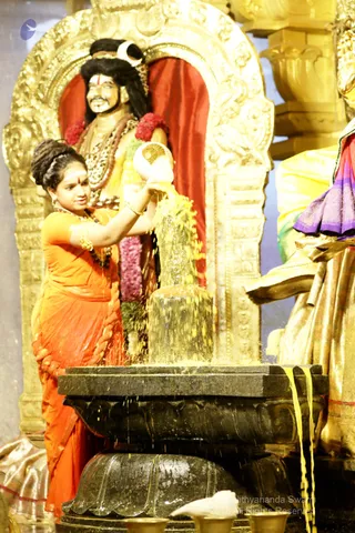 http://nithyananda.org/sites/default/files/photo-gallery/2018-12Dec-14-nithyananda-diary_bengaluru-aadheenam_uttamotama-seva_7T9A6223.JPG