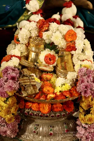 http://nithyananda.org/sites/default/files/photo-gallery/2018-12Dec-16-nithyananda-diary_bengaluru-aadheenam_uttamotama-seva_7T9A6606.JPG