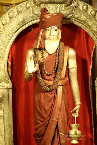 http://nithyananda.org/sites/default/files/photo-gallery/2018-12Dec-16-nithyananda-diary_bengaluru-aadheenam_uttamotama-seva_7T9A6611.JPG