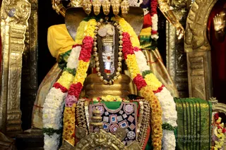 http://nithyananda.org/sites/default/files/photo-gallery/2018-12Dec-16-nithyananda-diary_bengaluru-aadheenam_uttamotama-seva_7T9A6753.JPG