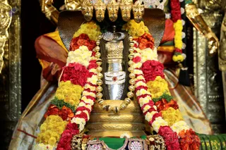 http://nithyananda.org/sites/default/files/photo-gallery/2018-12Dec-18-nithyananda-diary_bengaluru-aadheenam_uttamotama-seva_7T9A7156.JPG