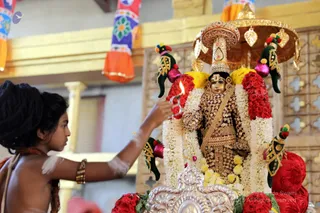 http://nithyananda.org/sites/default/files/photo-gallery/2018-12Dec-18-nithyananda-diary_bengaluru-aadheenam_uttamotama-seva_7T9A7246.JPG