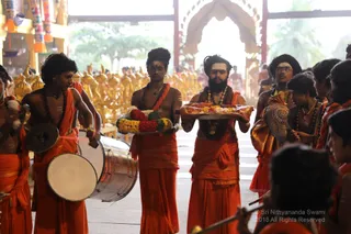 http://nithyananda.org/sites/default/files/photo-gallery/2018-12Dec-19-nithyananda-diary_bengaluru-aadheenam_uttamotama-seva_7T9A7436.JPG