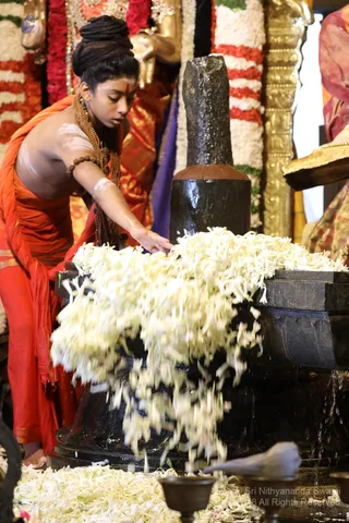 http://nithyananda.org/sites/default/files/photo-gallery/2018-12Dec-24-nithyananda-diary_bengaluru-aadheenam_uttamotama-seva_7T9A9384.JPG