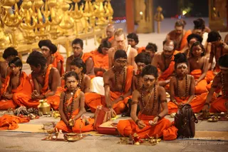 https://nithyananda.org/sites/default/files/photo-gallery/2019-01JAN-04-nithyananda-diary_bengaluru-aadheenam_uttamotama-seva_IMG_5651_0.JPG?15466910