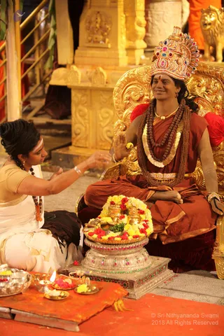 https://nithyananda.org/sites/default/files/photo-gallery/2019-01JAN-04-nithyananda-diary_bengaluru-aadheenam_uttamotama-seva_IMG_5659.JPG?1546691021