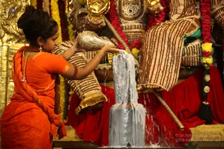 https://nithyananda.org/sites/default/files/photo-gallery/2019-01JAN-04-nithyananda-diary_bengaluru-aadheenam_uttamotama-seva_IMG_5735.JPG?1546691139