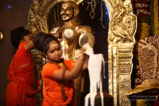 https://nithyananda.org/sites/default/files/photo-gallery/2019-01JAN-04-nithyananda-diary_bengaluru-aadheenam_uttamotama-seva_IMG_5742.JPG?1546691140