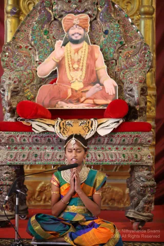 https://nithyananda.org/sites/default/files/photo-gallery/2019-01JAN-04-nithyananda-diary_bengaluru-aadheenam_uttamotama-seva_IMG_5778.JPG?1546691398