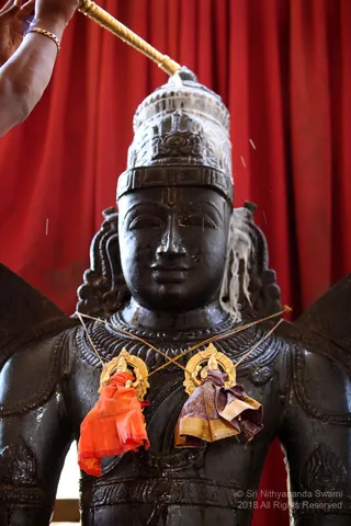 https://nithyananda.org/sites/default/files/photo-gallery/2019-01JAN-04-nithyananda-diary_bengaluru-aadheenam_uttamotama-seva_IMG_5805.JPG?1546691399