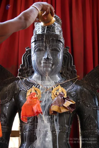 https://nithyananda.org/sites/default/files/photo-gallery/2019-01JAN-04-nithyananda-diary_bengaluru-aadheenam_uttamotama-seva_IMG_5816.JPG?1546691399