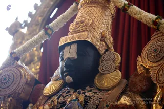 https://nithyananda.org/sites/default/files/photo-gallery/2019-01JAN-04-nithyananda-diary_bengaluru-aadheenam_uttamotama-seva_IMG_5884.JPG?1546691794