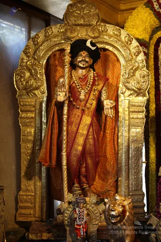 https://nithyananda.org/sites/default/files/photo-gallery/2019-01JAN-04-nithyananda-diary_bengaluru-aadheenam_uttamotama-seva_IMG_5892.JPG?1546691795