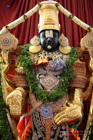 https://nithyananda.org/sites/default/files/photo-gallery/2019-01JAN-04-nithyananda-diary_bengaluru-aadheenam_uttamotama-seva_IMG_5896.JPG?1546691795