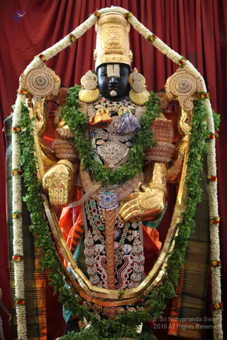 https://nithyananda.org/sites/default/files/photo-gallery/2019-01JAN-04-nithyananda-diary_bengaluru-aadheenam_uttamotama-seva_IMG_5897.JPG?1546691795
