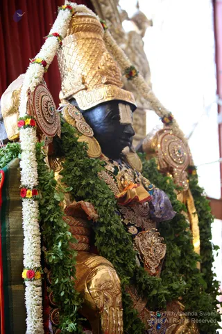 https://nithyananda.org/sites/default/files/photo-gallery/2019-01JAN-04-nithyananda-diary_bengaluru-aadheenam_uttamotama-seva_IMG_5898.JPG?1546691795