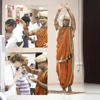 http://nithyananda.org/sites/default/files/photo-gallery/21_Nithyananda_27_March_2012.jpg
