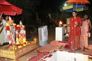 http://nithyananda.org/sites/default/files/photo-gallery/21_nithyananda_14oct2012.JPG