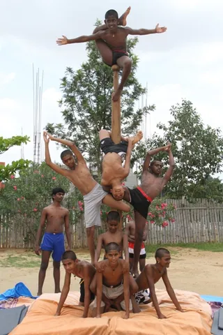 http://nithyananda.org/sites/default/files/photo-gallery/21_nithyananda_temple_15aug2012.JPG