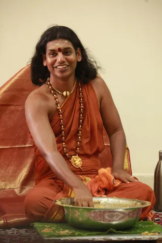 http://nithyananda.org/sites/default/files/photo-gallery/24_nithyananda_12oct2012.JPG