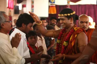 http://nithyananda.org/sites/default/files/photo-gallery/27_Nithyananda_sarva-darshan_04may2012.JPG