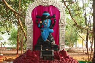 http://nithyananda.org/sites/default/files/photo-gallery/2_Nithyananda_16_Apr_2012.JPG