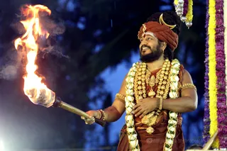 http://nithyananda.org/sites/default/files/photo-gallery/3-2016-12dec-12th-nithyananda-diary_4H7A0239_bengaluru-aadheenam-sadashivoham-day12-karthigai-deepam-swamiji_0.jpg