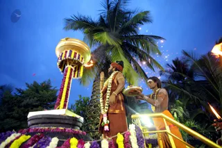 http://nithyananda.org/sites/default/files/photo-gallery/3-2016-12dec-12th-nithyananda-diary_IMG_6621_bengaluru-aadheenam-sadashivoham-day12-karthigai-deepam-swamiji_0.jpg
